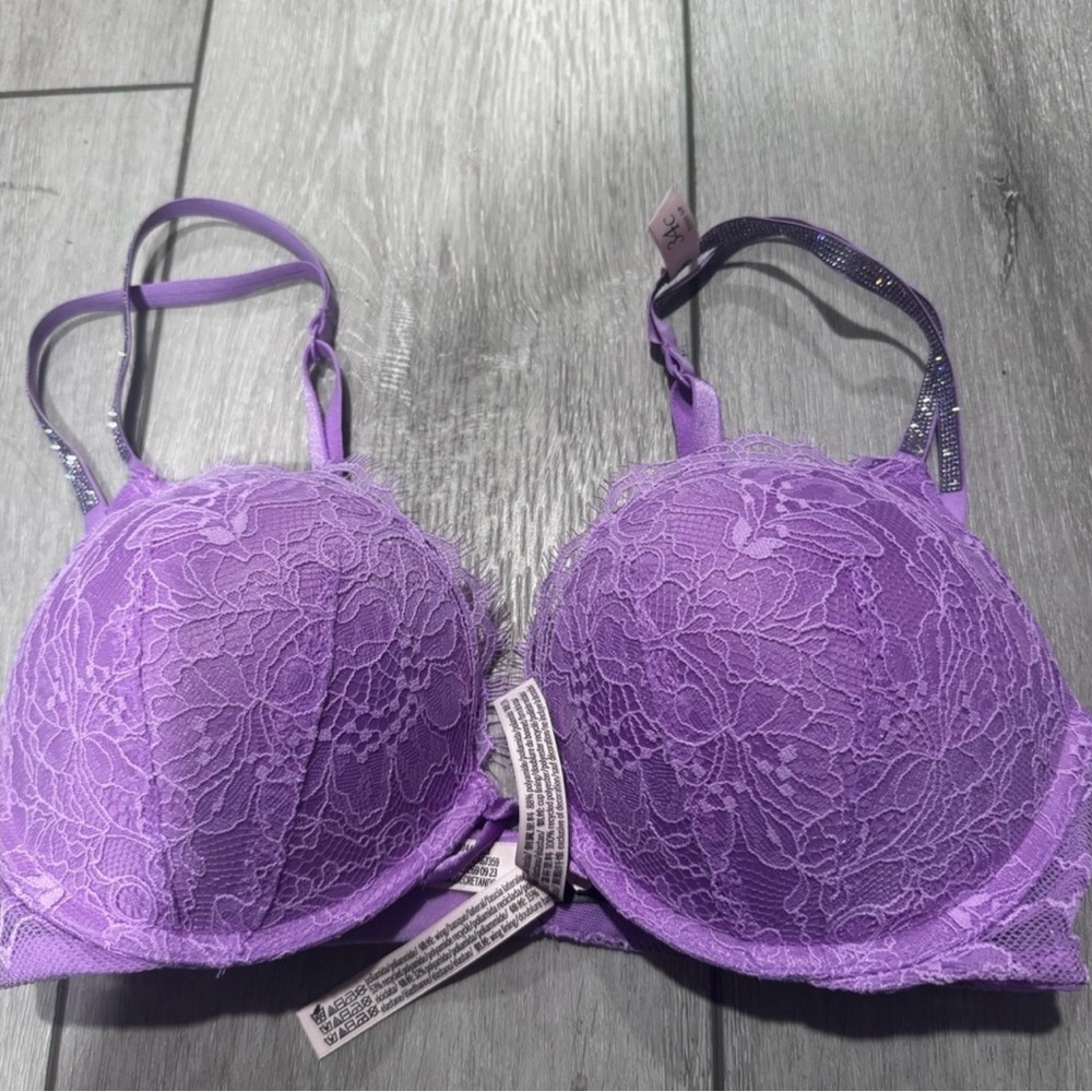 BNWT Victoria’s Secret Shinestrap Bombshell bra 34c with Shinestrap Thong M